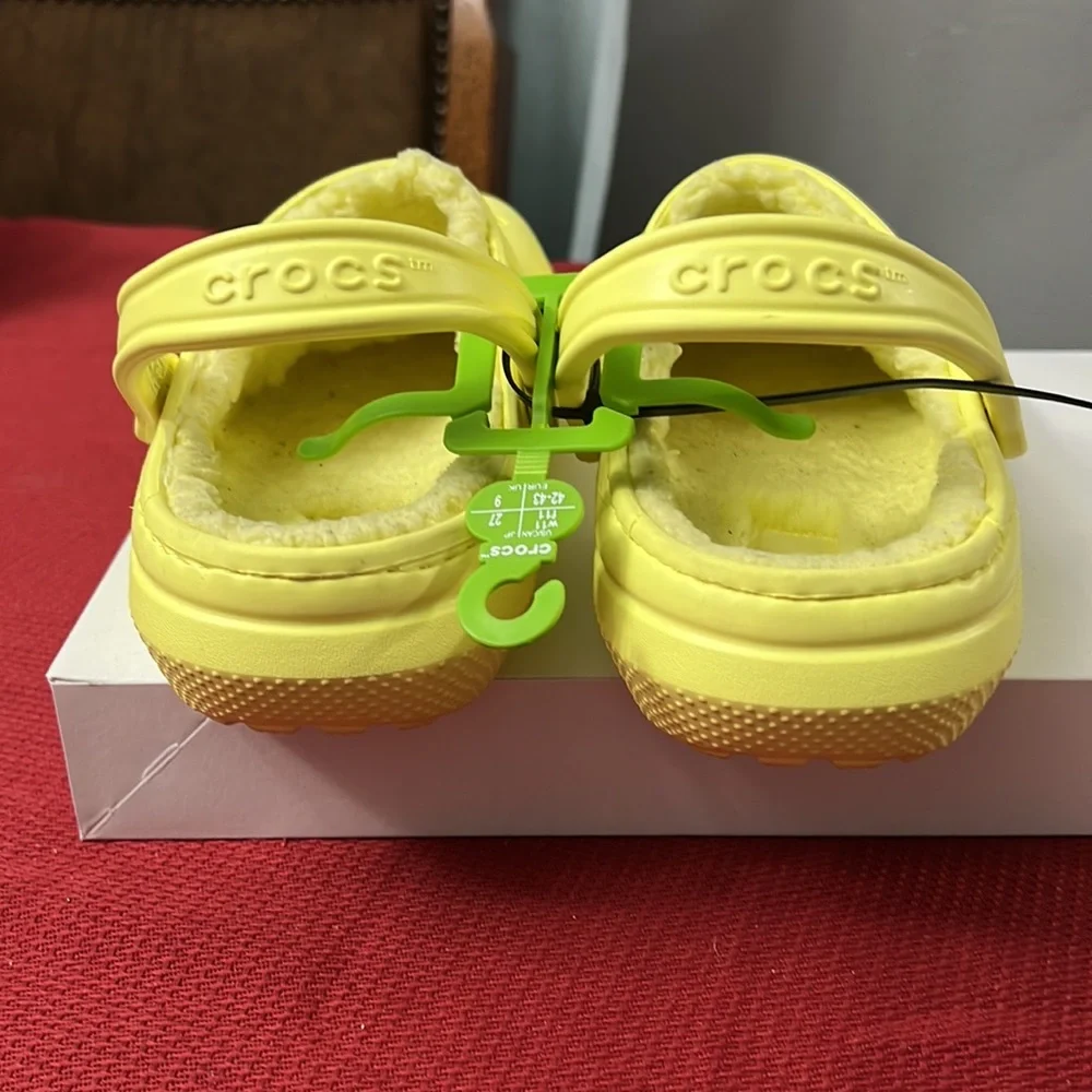 Crocs - Picture 8 of 9